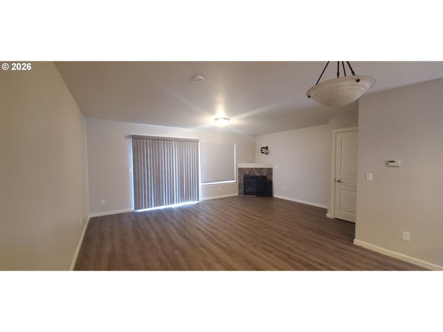1014 Se 9TH St, Gresham, OR 97080