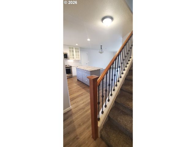 1014 Se 9TH St, Gresham, OR 97080