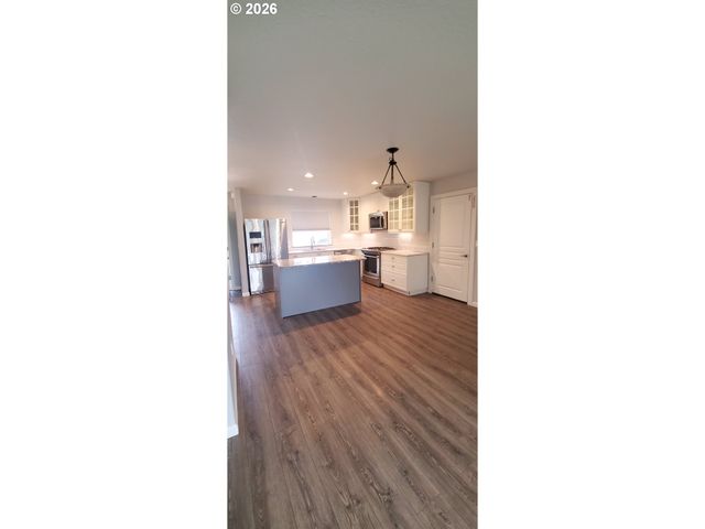 1014 Se 9TH St, Gresham, OR 97080