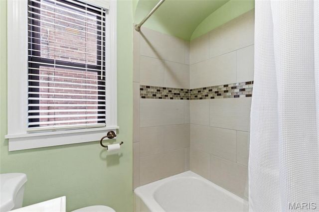 7078 Lindenwood Place, St Louis, MO 63109