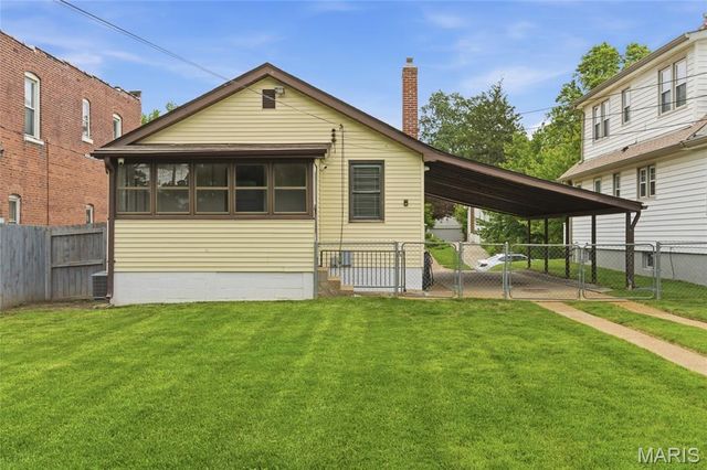 7078 Lindenwood Place, St Louis, MO 63109