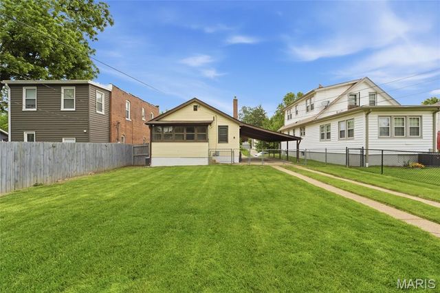 7078 Lindenwood Place, St Louis, MO 63109