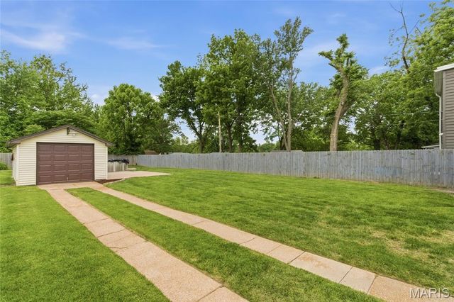 7078 Lindenwood Place, St Louis, MO 63109