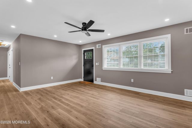 23 Georgetown Boulevard, Barnegat, NJ 08005