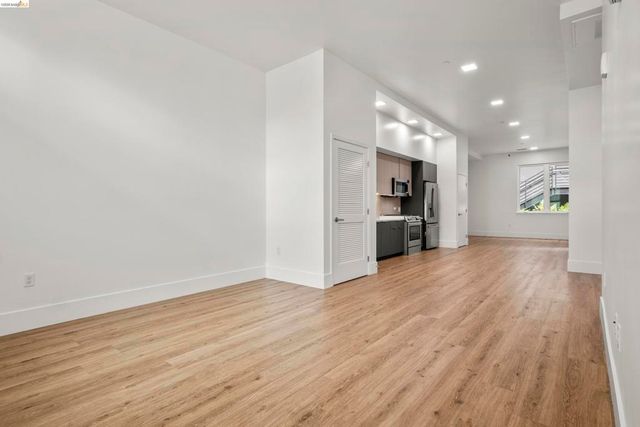 1545 32nd Street 110, Oakland, CA 94608