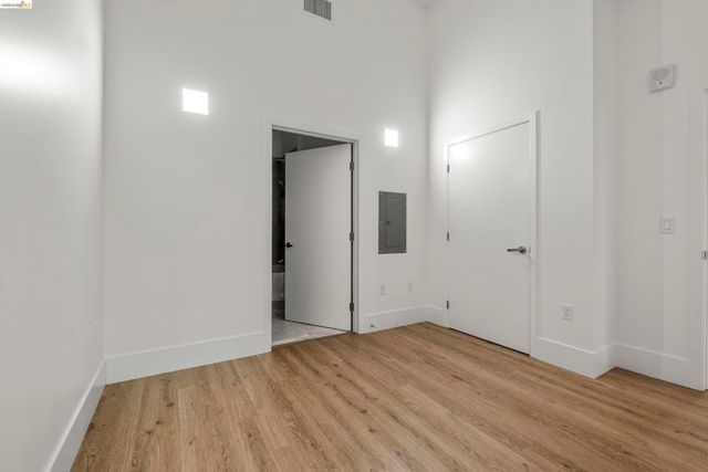 1545 32nd Street 110, Oakland, CA 94608
