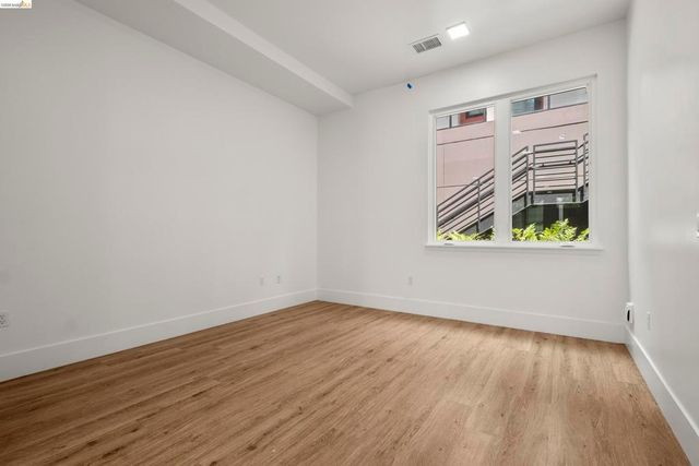 1545 32nd Street 110, Oakland, CA 94608