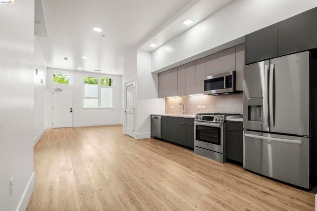1545 32nd Street 110, Oakland, CA 94608