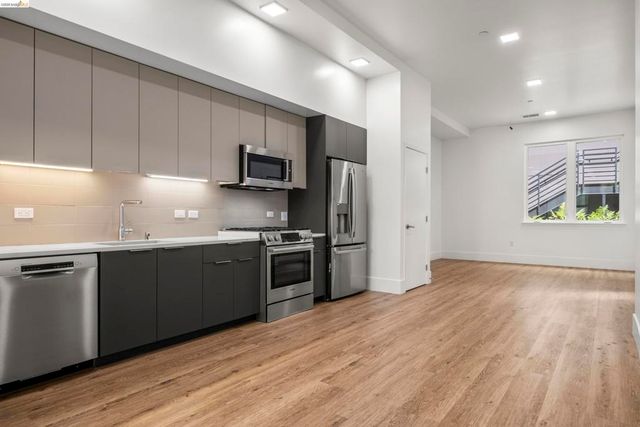 1545 32nd Street 110, Oakland, CA 94608