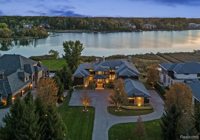 2657 Turtle Shores Drive, Bloomfield Hills, MI 48302