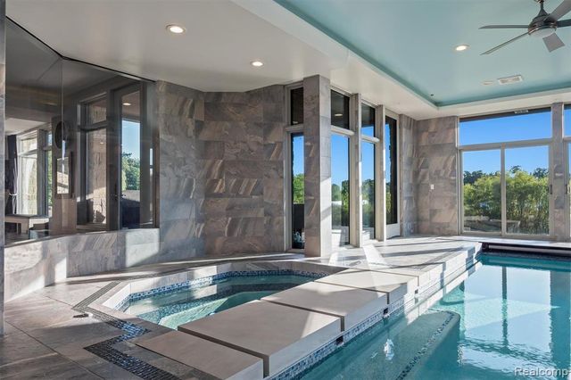 2657 Turtle Shores Drive, Bloomfield Hills, MI 48302