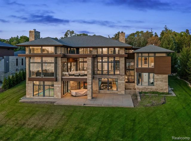 2657 Turtle Shores Drive, Bloomfield Hills, MI 48302