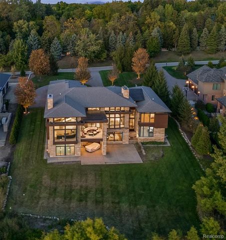 2657 Turtle Shores Drive, Bloomfield Hills, MI 48302