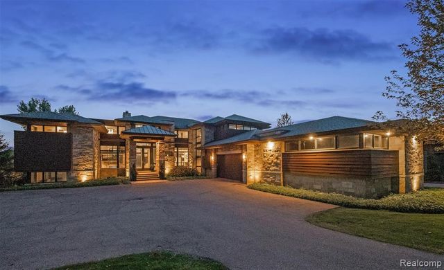 2657 Turtle Shores Drive, Bloomfield Hills, MI 48302