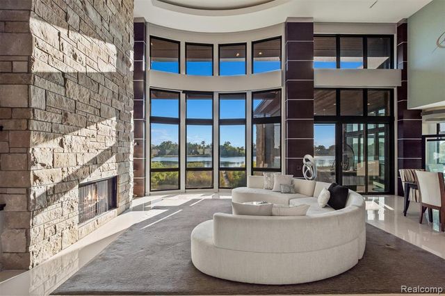 2657 Turtle Shores Drive, Bloomfield Hills, MI 48302