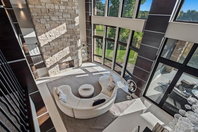 2657 Turtle Shores Drive, Bloomfield Hills, MI 48302