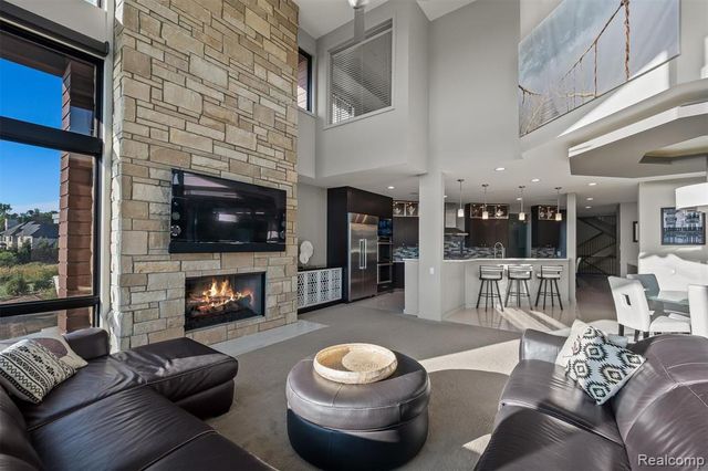 2657 Turtle Shores Drive, Bloomfield Hills, MI 48302