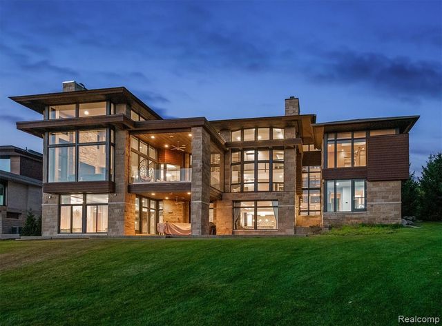 2657 Turtle Shores Drive, Bloomfield Hills, MI 48302