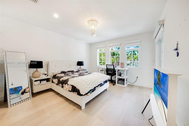 20765 NE 32nd Ave, Aventura, FL 33180