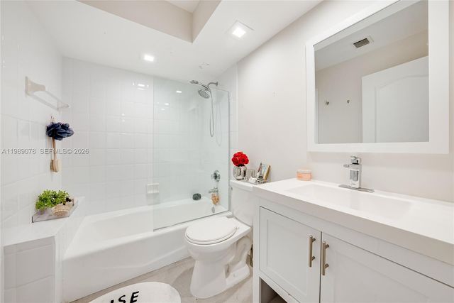 20765 NE 32nd Ave, Aventura, FL 33180