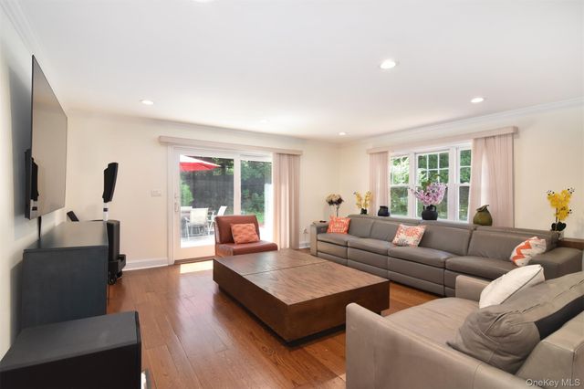 23 Barnaby Lane, Hartsdale, NY 10530