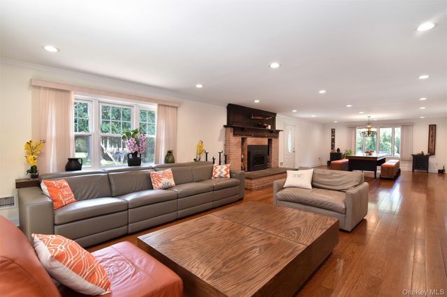 23 Barnaby Lane, Hartsdale, NY 10530
