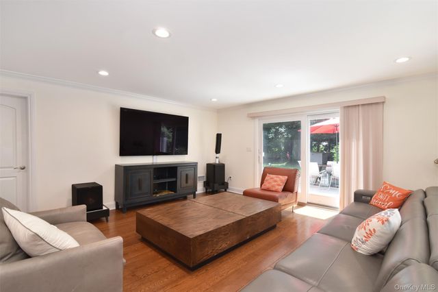 23 Barnaby Lane, Hartsdale, NY 10530