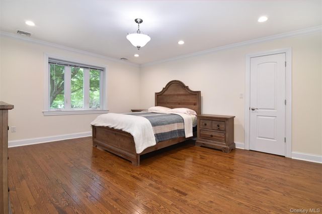 23 Barnaby Lane, Hartsdale, NY 10530