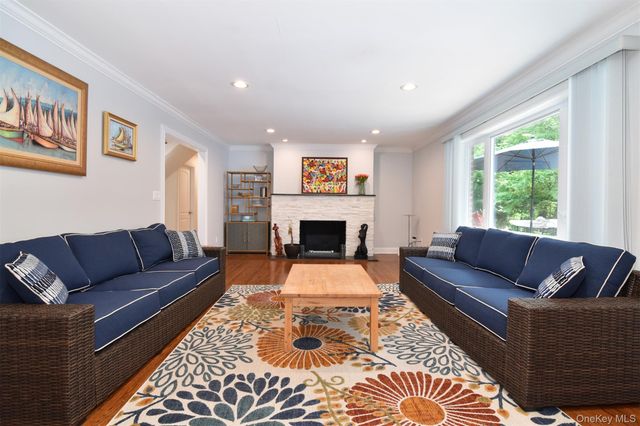 23 Barnaby Lane, Hartsdale, NY 10530
