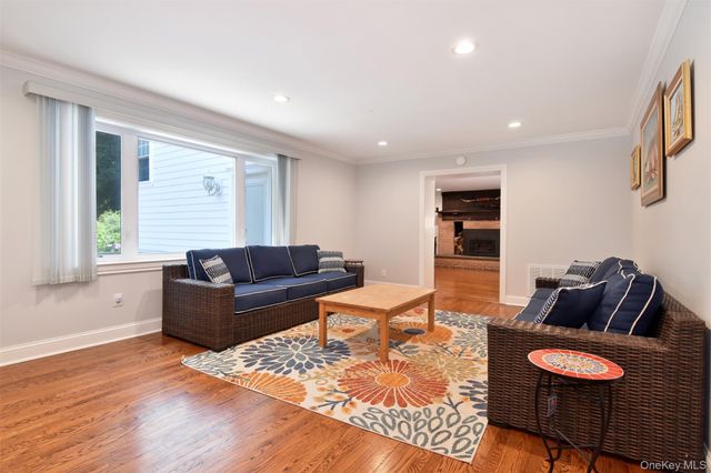 23 Barnaby Lane, Hartsdale, NY 10530