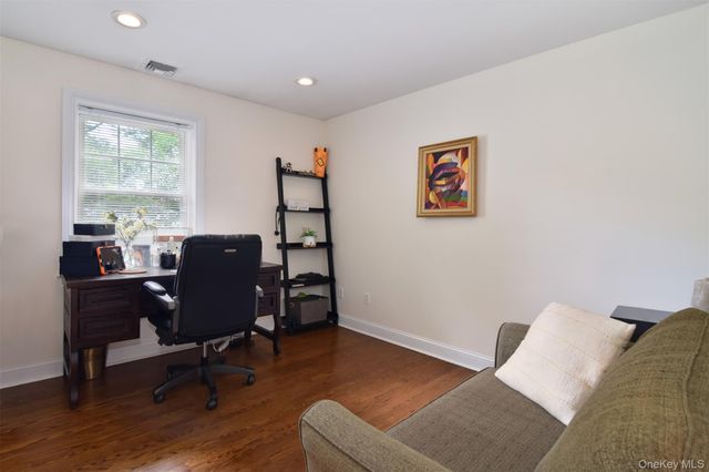 23 Barnaby Lane, Hartsdale, NY 10530