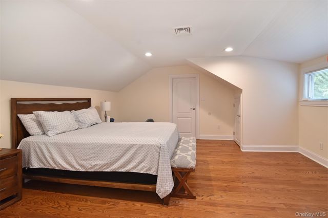 23 Barnaby Lane, Hartsdale, NY 10530