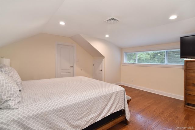 23 Barnaby Lane, Hartsdale, NY 10530