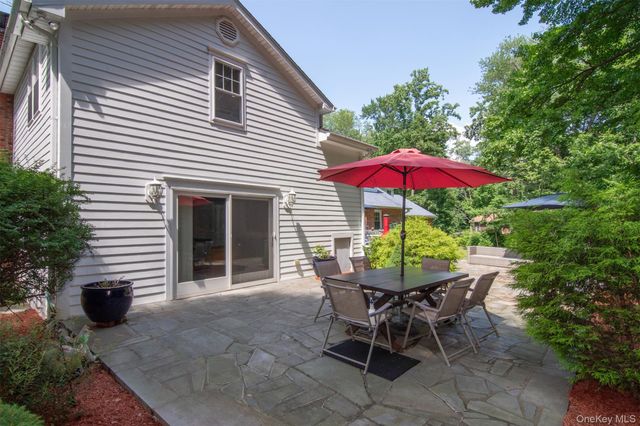 23 Barnaby Lane, Hartsdale, NY 10530