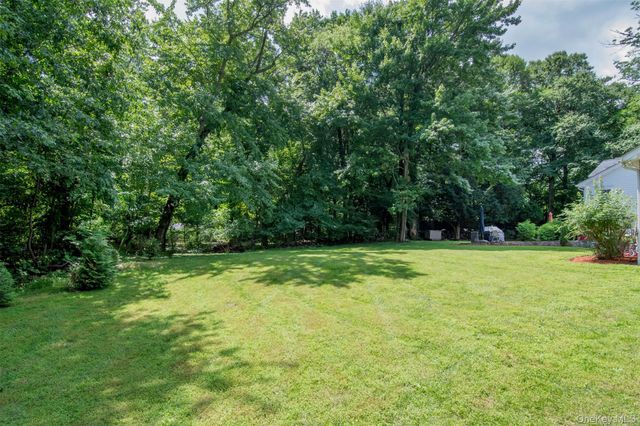 23 Barnaby Lane, Hartsdale, NY 10530
