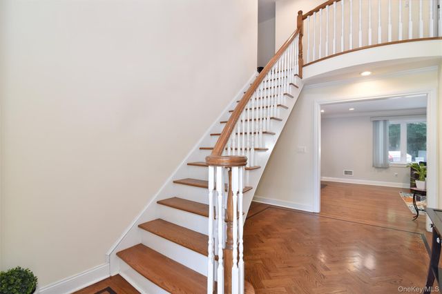 23 Barnaby Lane, Hartsdale, NY 10530