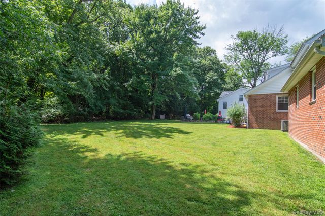 23 Barnaby Lane, Hartsdale, NY 10530