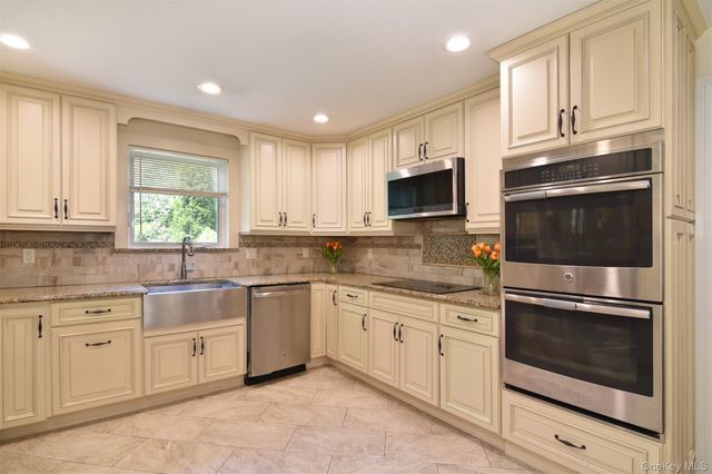 23 Barnaby Lane, Hartsdale, NY 10530