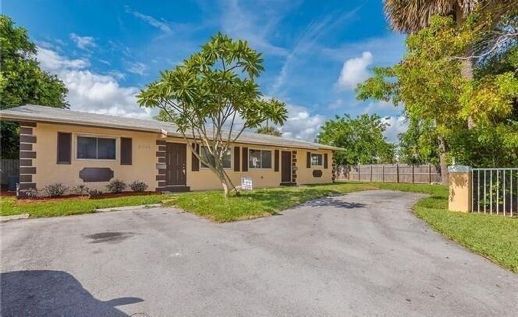 2061 NE 25th Avenue A, Pompano Beach, FL 33062