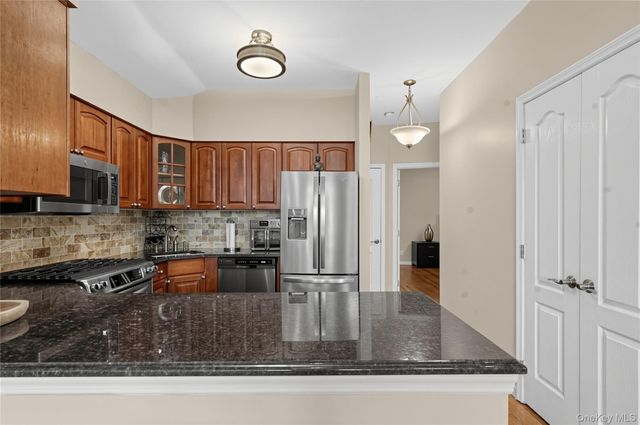 7601 14th Avenue 3B, Brooklyn, NY 11228