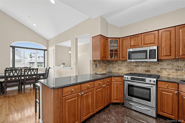 7601 14th Avenue 3B, Brooklyn, NY 11228