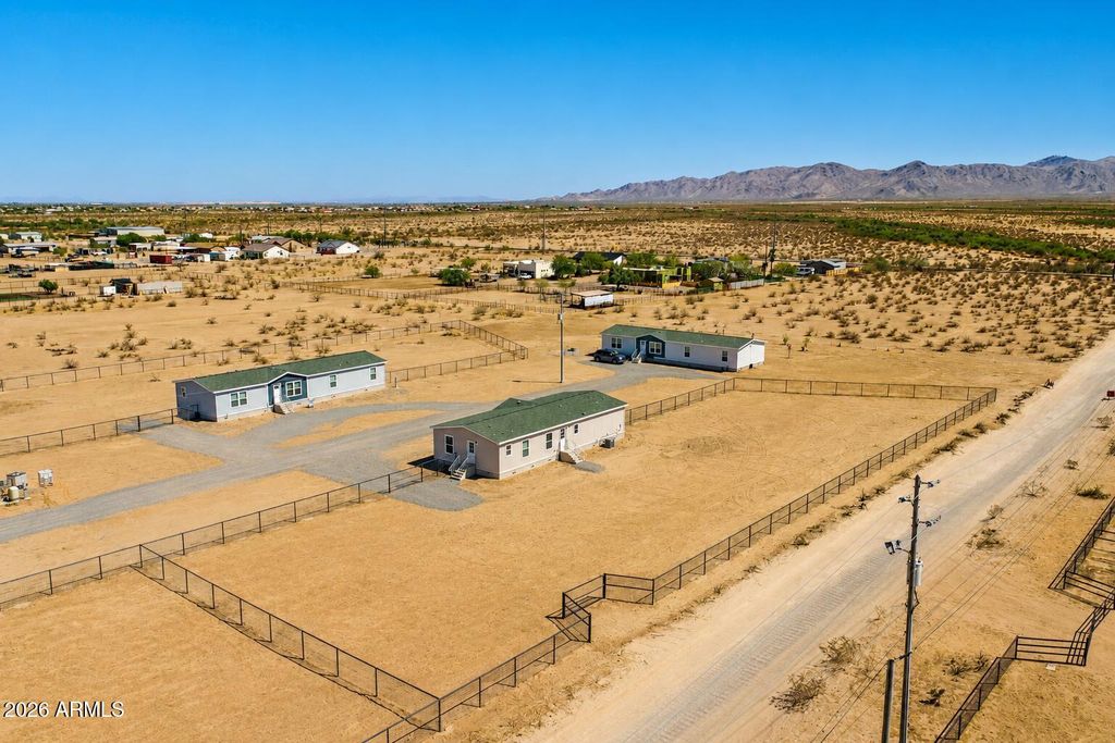 Image 1 of property listing at 28428 N 250th Lane, Wittmann, AZ 85361