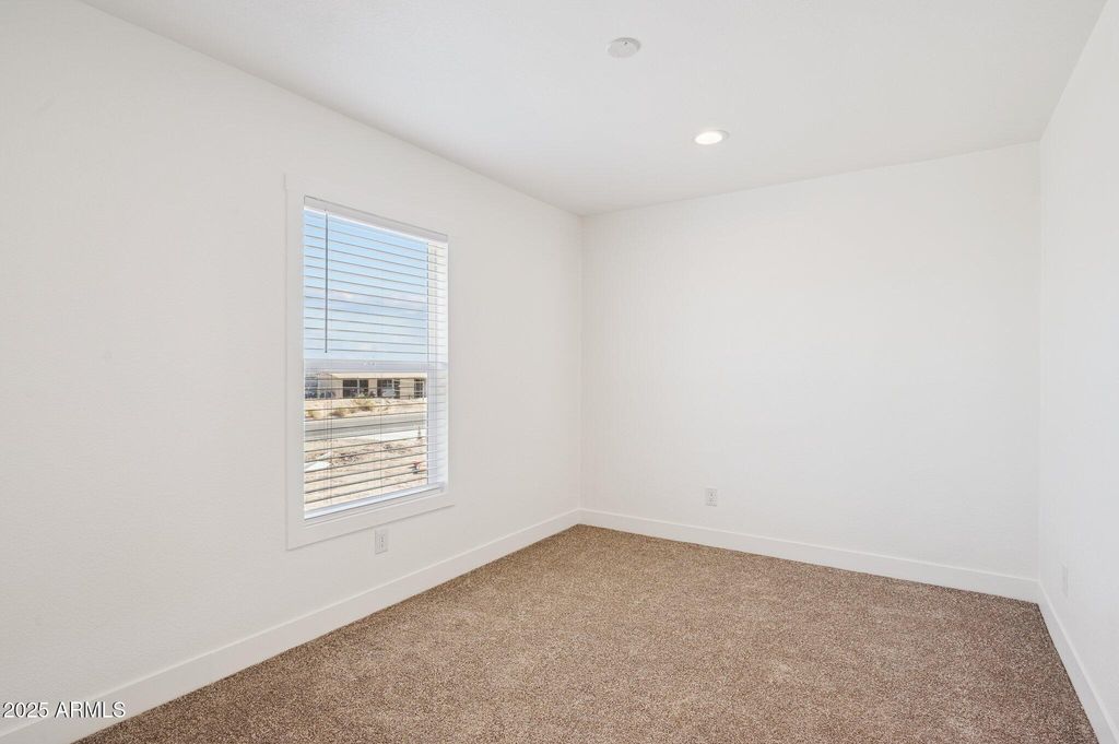 Image 23 of property listing at 28428 N 250th Lane, Wittmann, AZ 85361