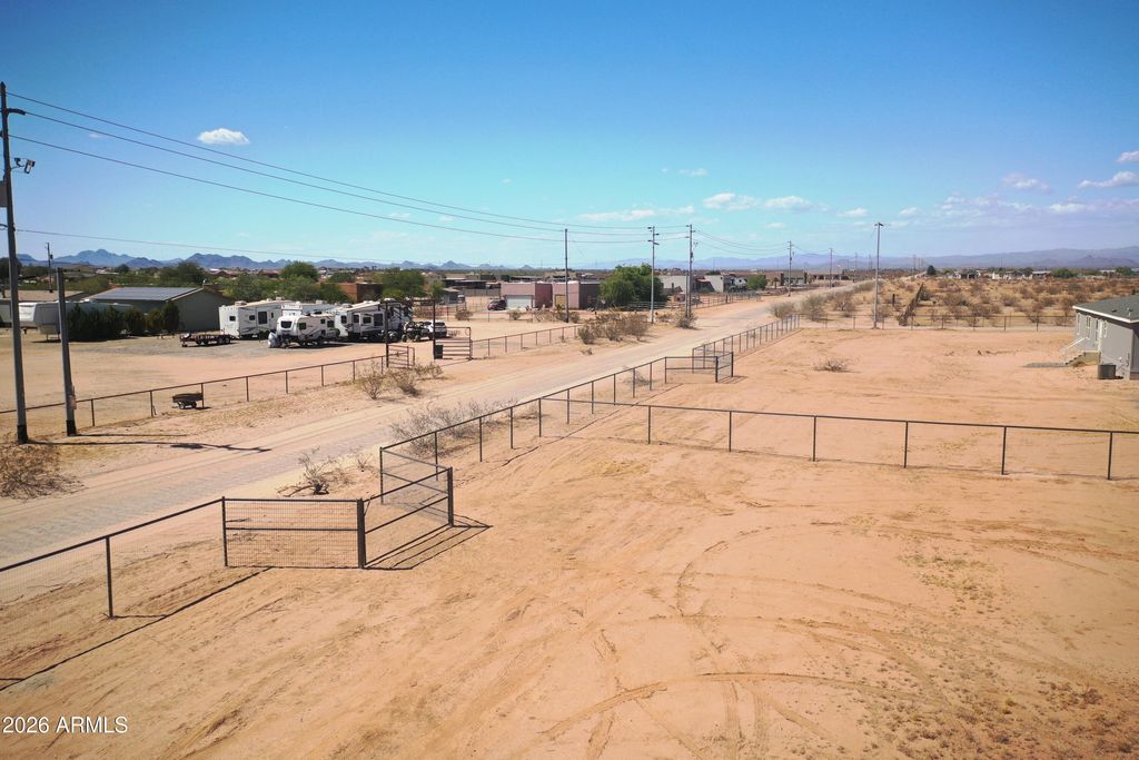Image 26 of property listing at 28428 N 250th Lane, Wittmann, AZ 85361