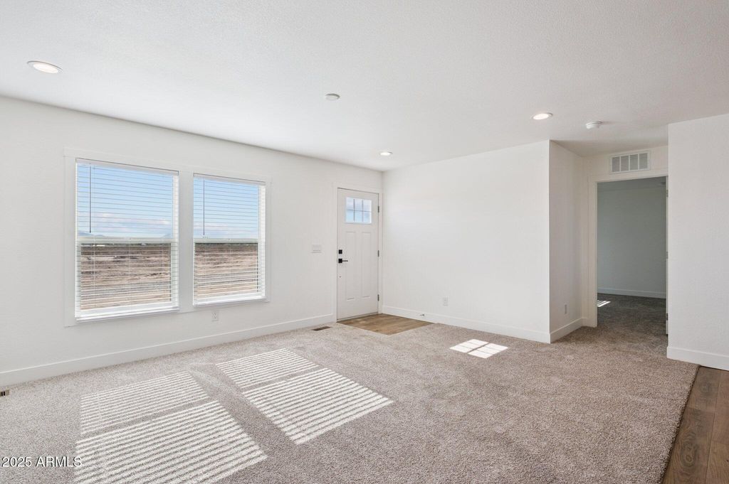 Image 4 of property listing at 28428 N 250th Lane, Wittmann, AZ 85361