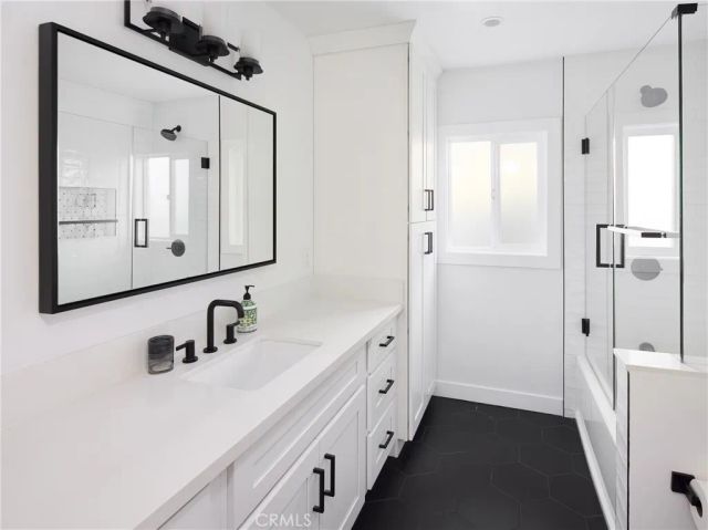 7413 Naylor, Los Angeles, CA 90045