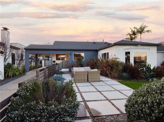 7413 Naylor, Los Angeles, CA 90045