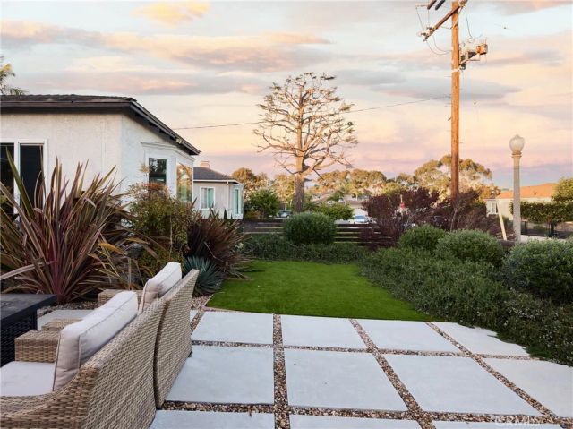 7413 Naylor, Los Angeles, CA 90045