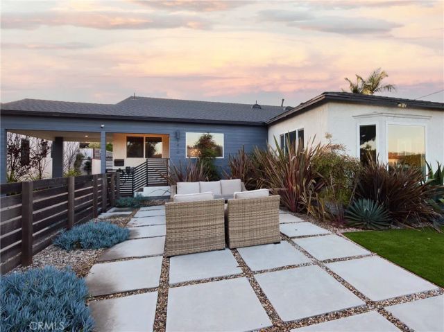 7413 Naylor, Los Angeles, CA 90045