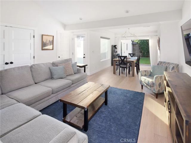 7413 Naylor, Los Angeles, CA 90045